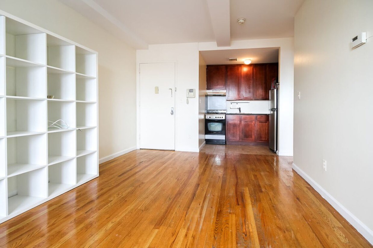 Primary Photo - 258 Bushwick Ave