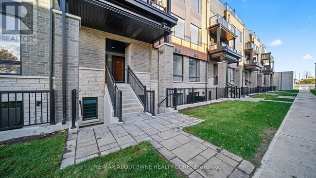 Building Photo - 117 Marydale Ave