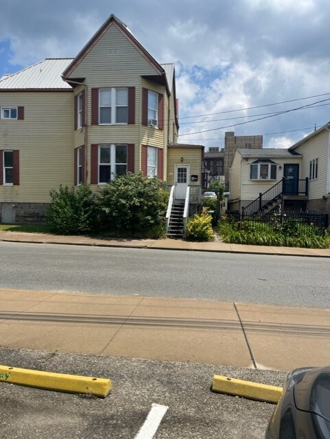 Primary Photo - 201 Vannear Ave