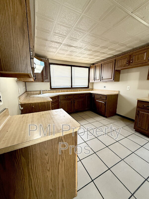 Foto del edificio - 6537 N 58th St