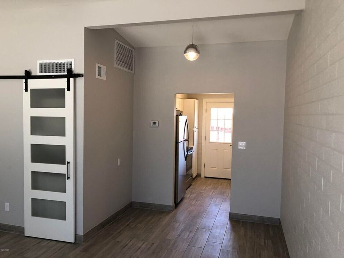Primary Photo - Upgraded Scottsdale unit for rent!