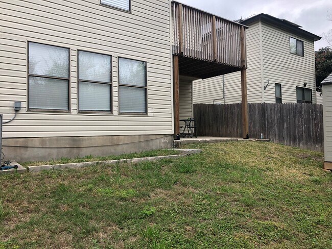 Foto del edificio - 9030 Mountain Field Dr