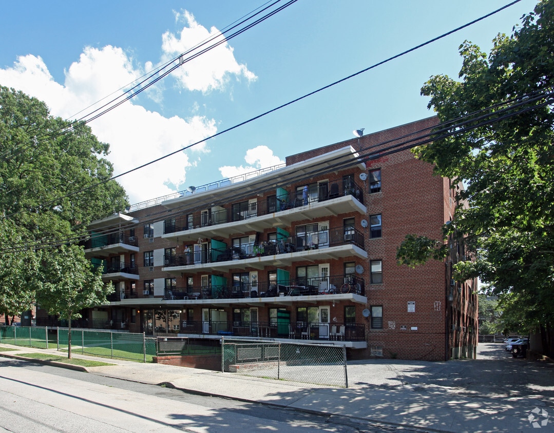 Primary Photo - 30 Wallace St