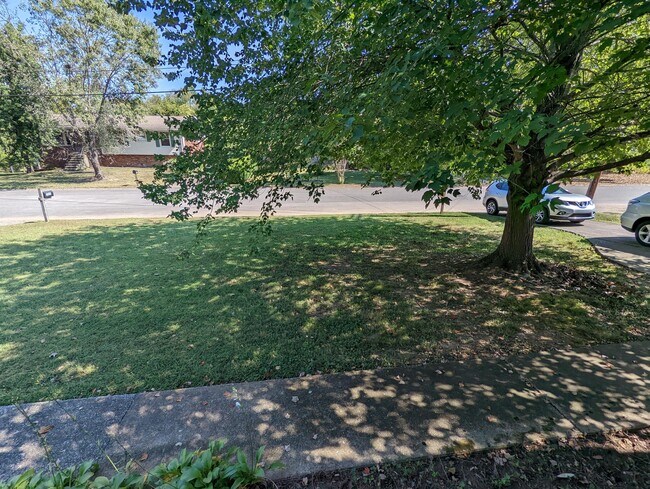 Foto del edificio - 7447 George Gaines Rd