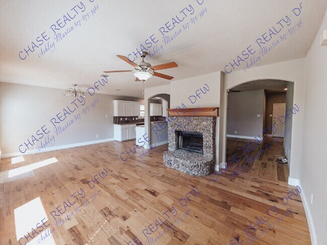 Foto del edificio - "Charming 3-Bedroom Retreat with 2 Full Baths near Haslet – Spacious 1,638 Sq. Ft. Home!"