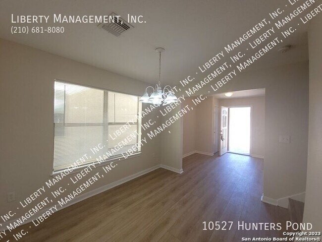 Building Photo - 10527 Hunters Pond