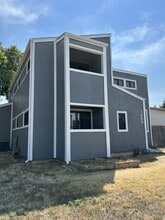 Building Photo - 1205 Nantucket St