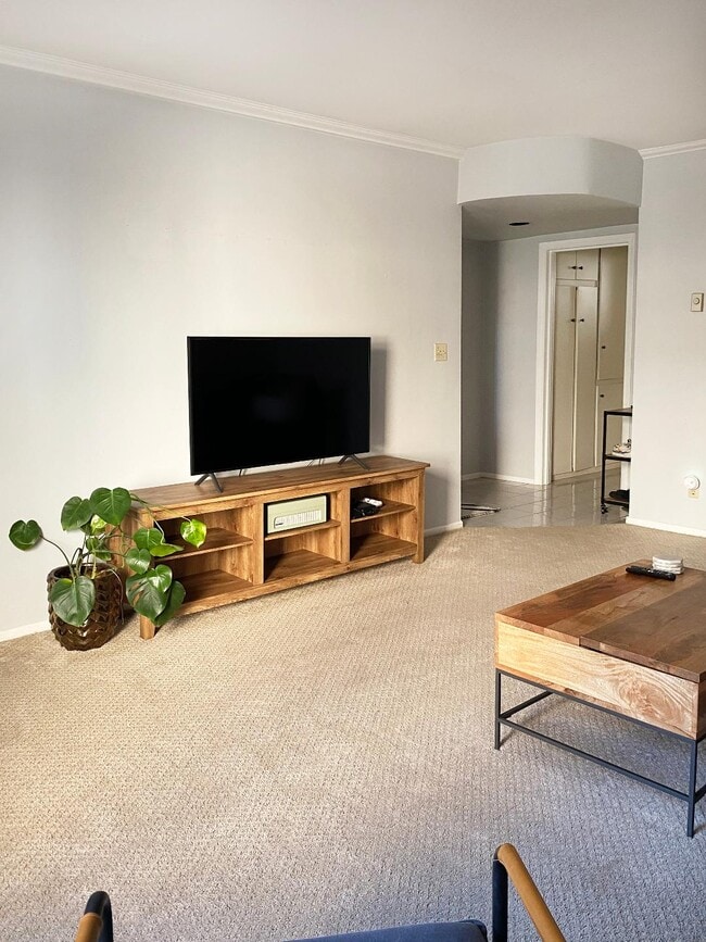 Building Photo - 1951 Malcolm Ave