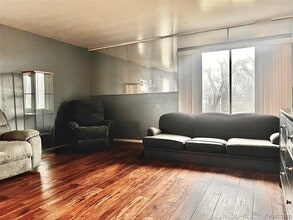 Building Photo - 22116 Dante St