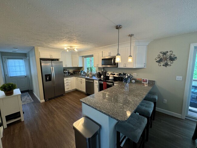 Foto del edificio - Recently updated 3 bedroom, 2 bath home in...
