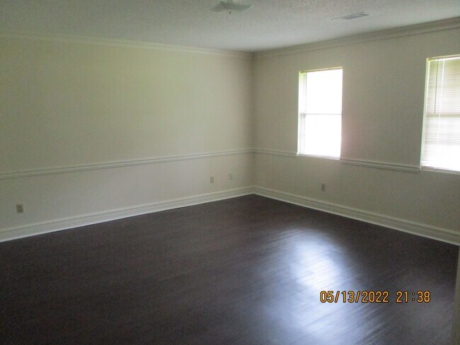 Foto del edificio - 282 Stocks Dairy Rd