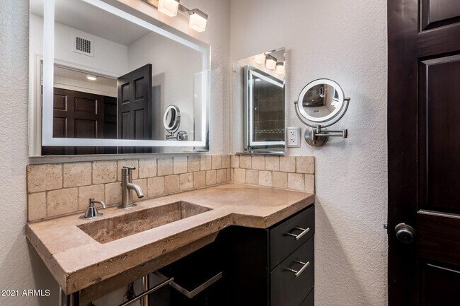 Foto del edificio - 3309 N 70th St