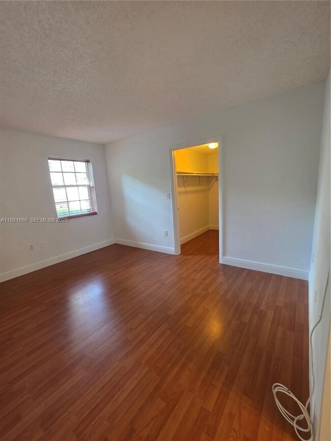 Building Photo - 29 Santillane Ave