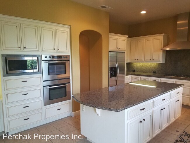 Foto del edificio - 5 br, 4 bath House - 2300 Oleaster Drive