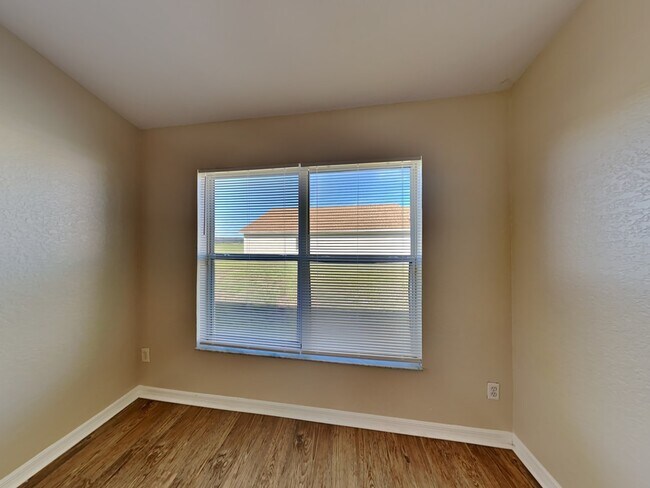 Building Photo - 1306 Vista del Lago Blvd