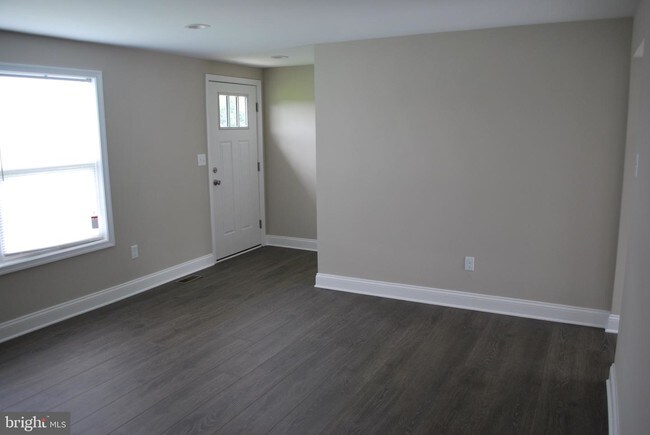 Building Photo - 45625 Clearbrook Ln