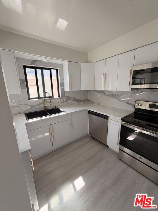 Foto del edificio - 1609 Veteran Ave