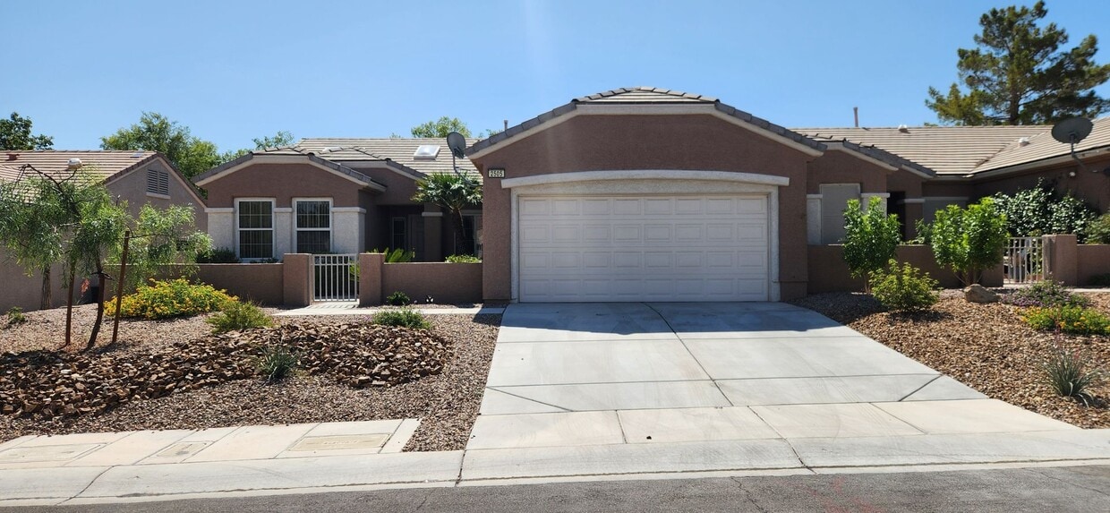 Primary Photo - FRESHLY PAINTED 2 Bedroom Patio Home in Ag...