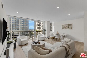 Building Photo - 10747 Wilshire Blvd