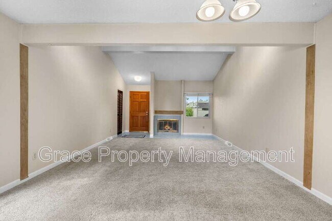 Building Photo - 1137 Sequerra St