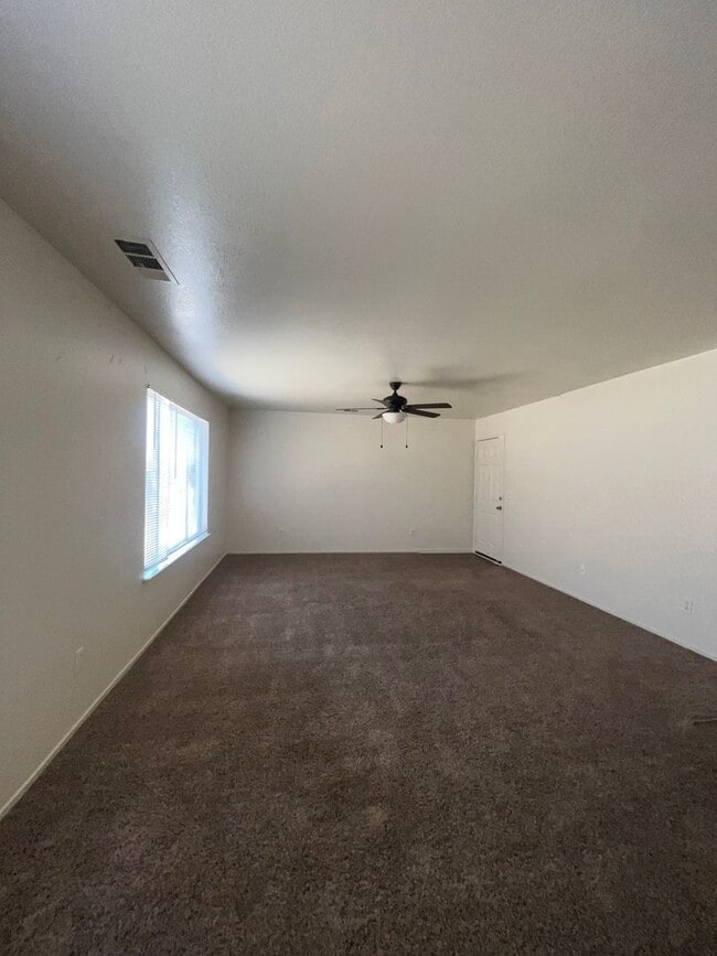 Building Photo - 1281