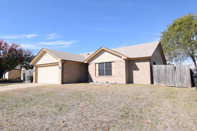 Building Photo - 5105 Glennwood Dr