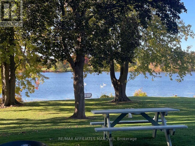 Photo du bâtiment - 98 Queen St