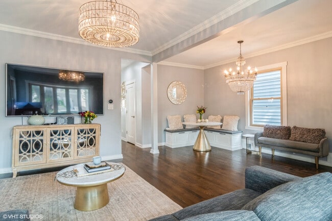 Building Photo - 4024 N Maplewood Ave