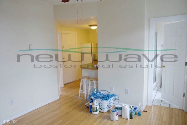 Foto del edificio - 472 Commercial St