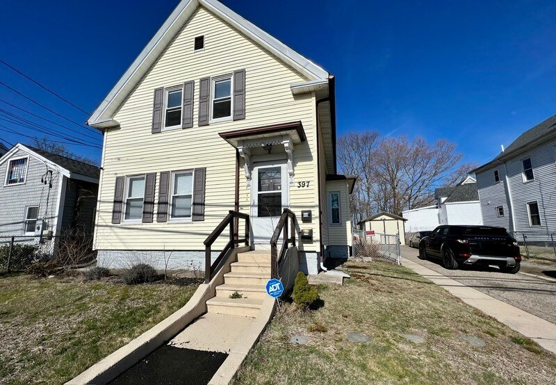 Primary Photo - 397 Washington St