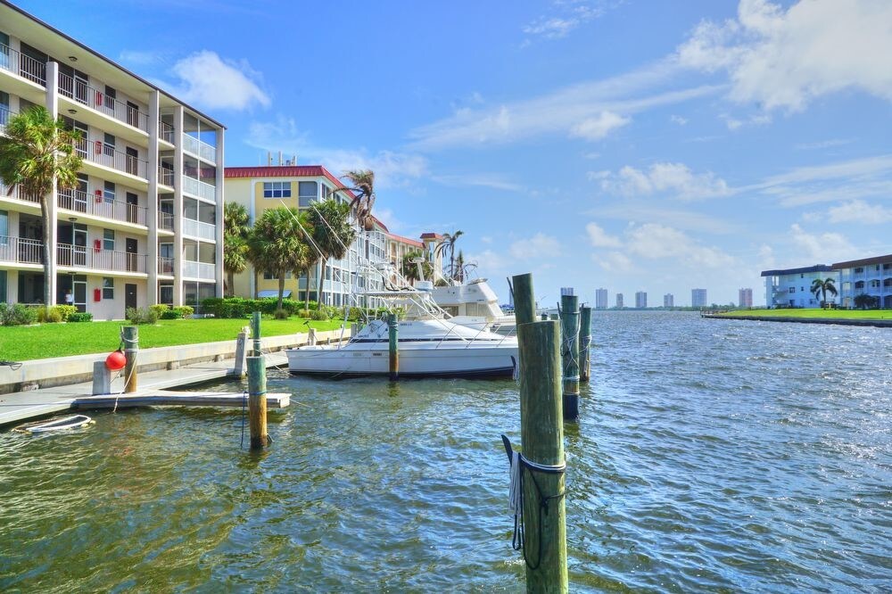 104 Paradise Harbour Blvd Unit 408, North Palm Beach, FL 33408 Condo for Rent in North Palm