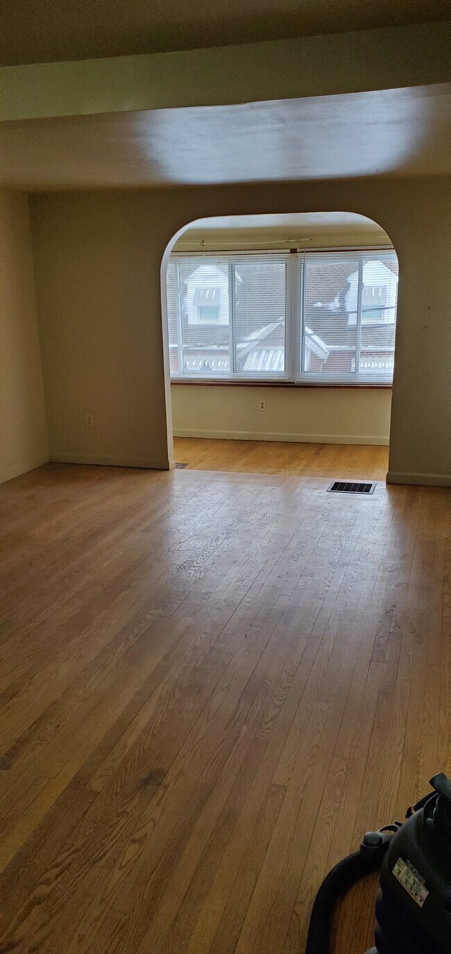 Fotografía del edificio - 410 Morton Ave