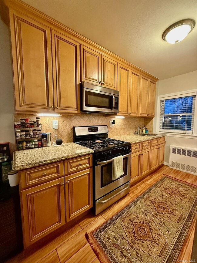 Foto del edificio - 21-22-22 Clintonville St