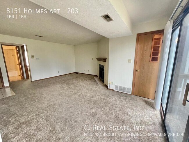 Foto del edificio - 8151 Holmes