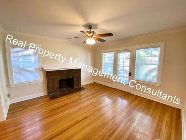 Foto del edificio - 2-Bed Apartment Close to the Plaza
