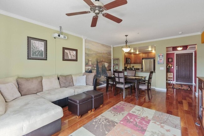 Building Photo - Luxury 1 Bedroom Condo