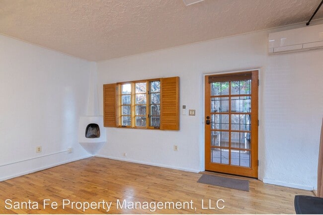 Building Photo - 447 Cerrillos Rd