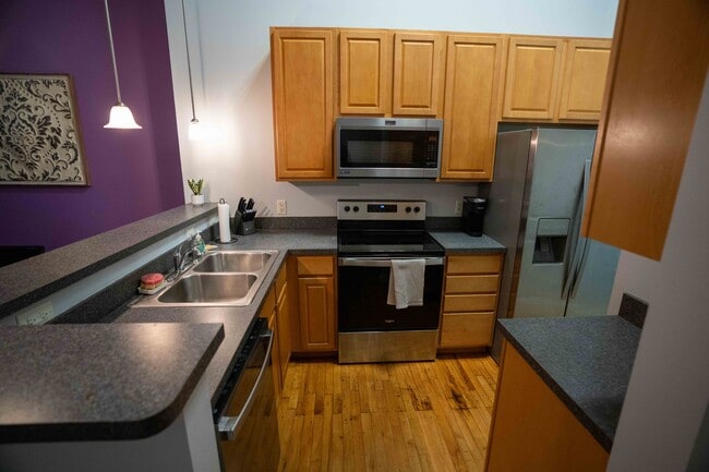 Foto del edificio - 624 E Walnut St