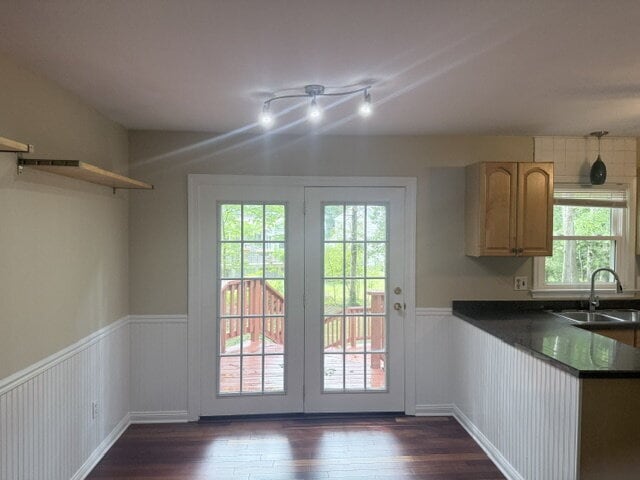 Building Photo - Spacious Cape in Woodlake Available Immediately
