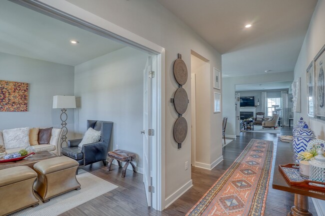 Foto del edificio - Here is YOUR CHANCE to Live in the MODEL H...