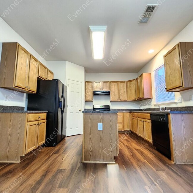 Building Photo - 4700 Stonecrop Dr