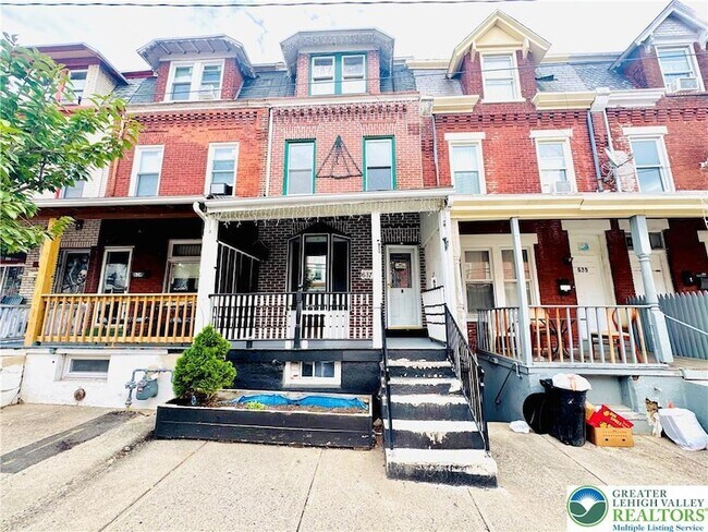 Foto del edificio - 637 N Penn St