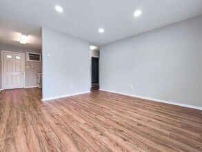 Building Photo - 4453 Layola Ave
