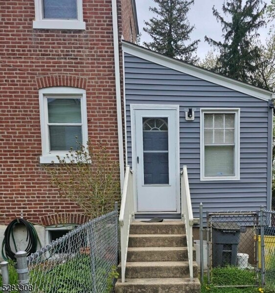 262 Hillcrest Ave, Trenton, NJ 08618 Townhome Rentals in Trenton NJ