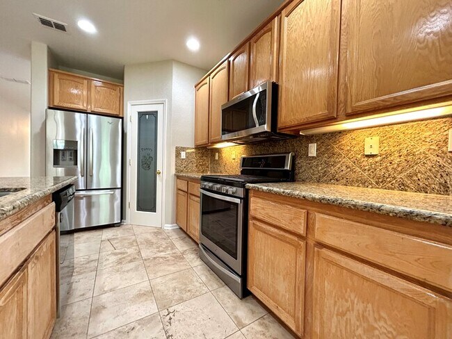 Foto del edificio - Beautiful 4 Bedroom For Rent Lincoln!