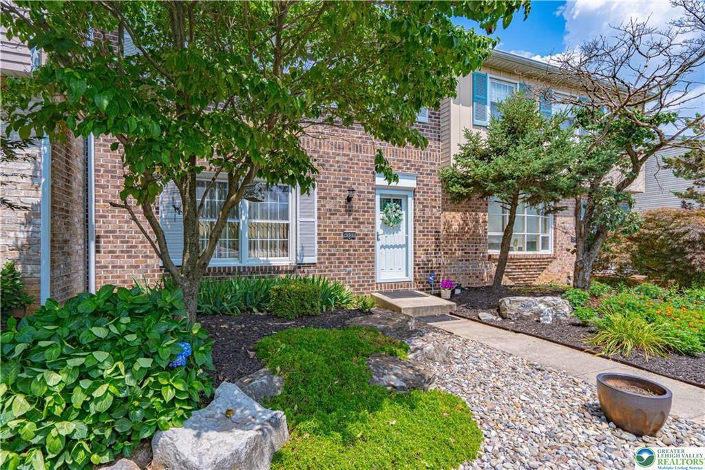 Primary Photo - 4531 N Hedgerow Dr