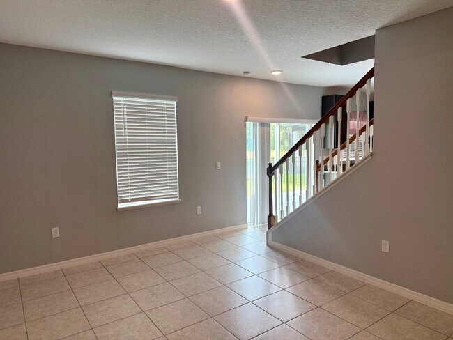 Foto del edificio - 2213 Canyon Breeze Ave
