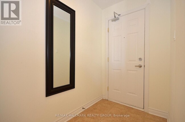 Building Photo - 304 Paseo Private