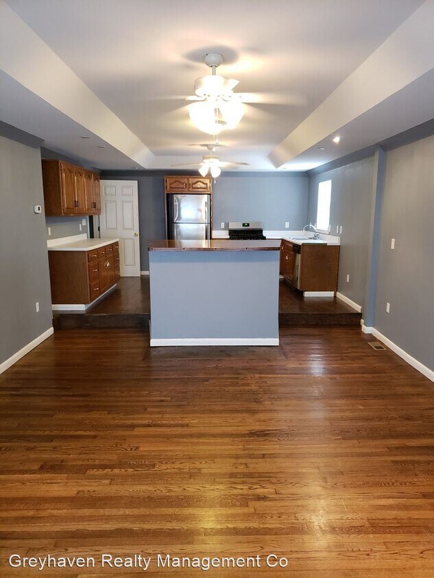 Foto principal - 4 br, 1.5 bath House - 3366 Whitney Street