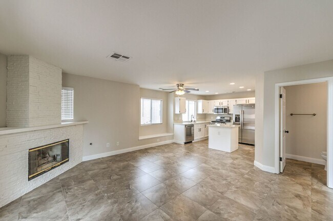 Foto del edificio - Newly Updated 4Bed/2Bath/2Car- residence located in NW Las Vegas community with NO HOA!